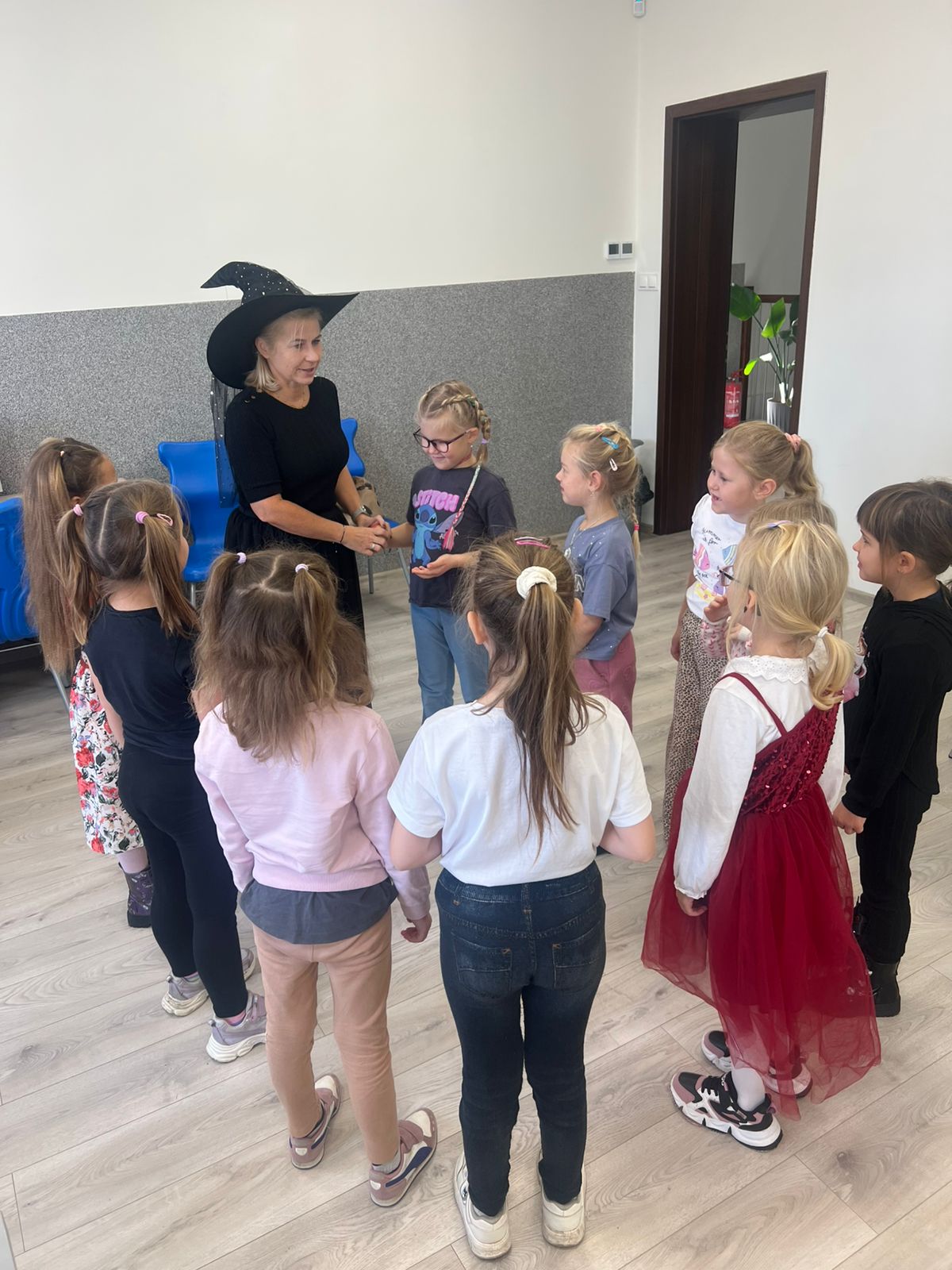 whatsapp-image-2025-11-05-at-10_00_402